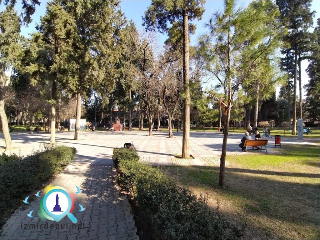 Hasanbahçesi içindeki bir park